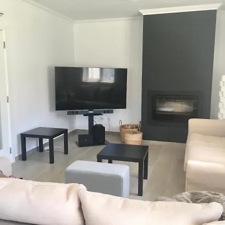 Torrezinha- Moradia Moderna Em Com Piscina * Salir de Porto