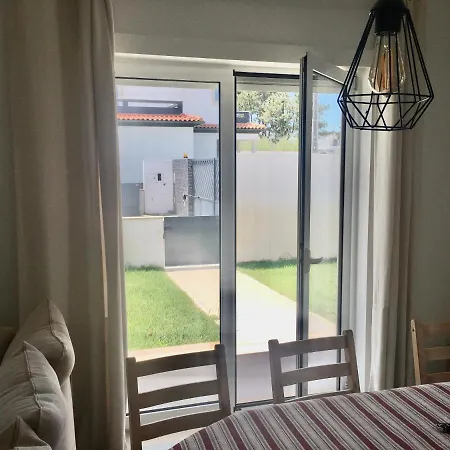 Hébergement de vacances Torrezinha- Moradia Moderna Em Com Piscina *