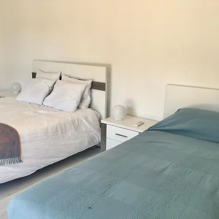 Hébergement de vacances Torrezinha- Moradia Moderna Em Com Piscina