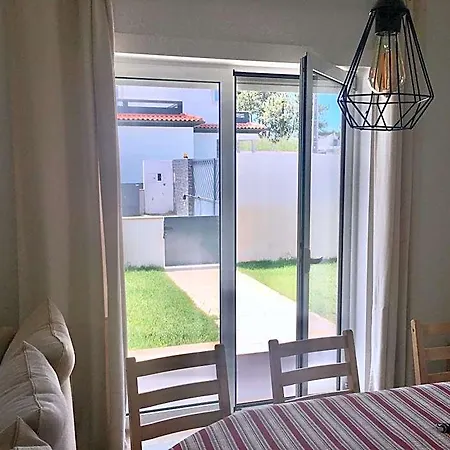 Feriehus Torrezinha- Moradia Moderna Em Com Piscina