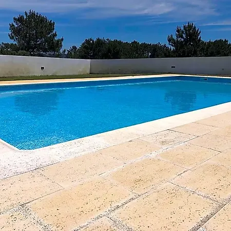 Torrezinha- Moradia Moderna Em Com Piscina Feriehus *