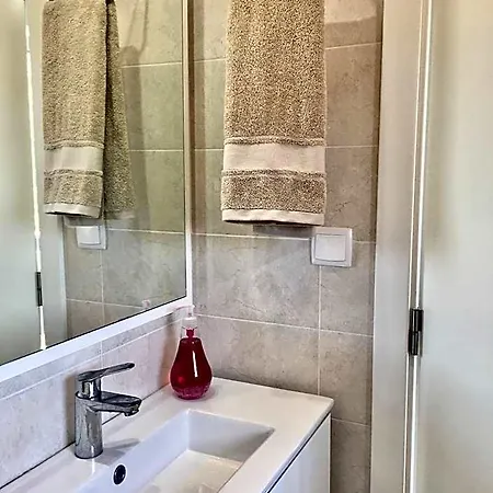 Torrezinha- Moradia Moderna Em Com Piscina Feriehus